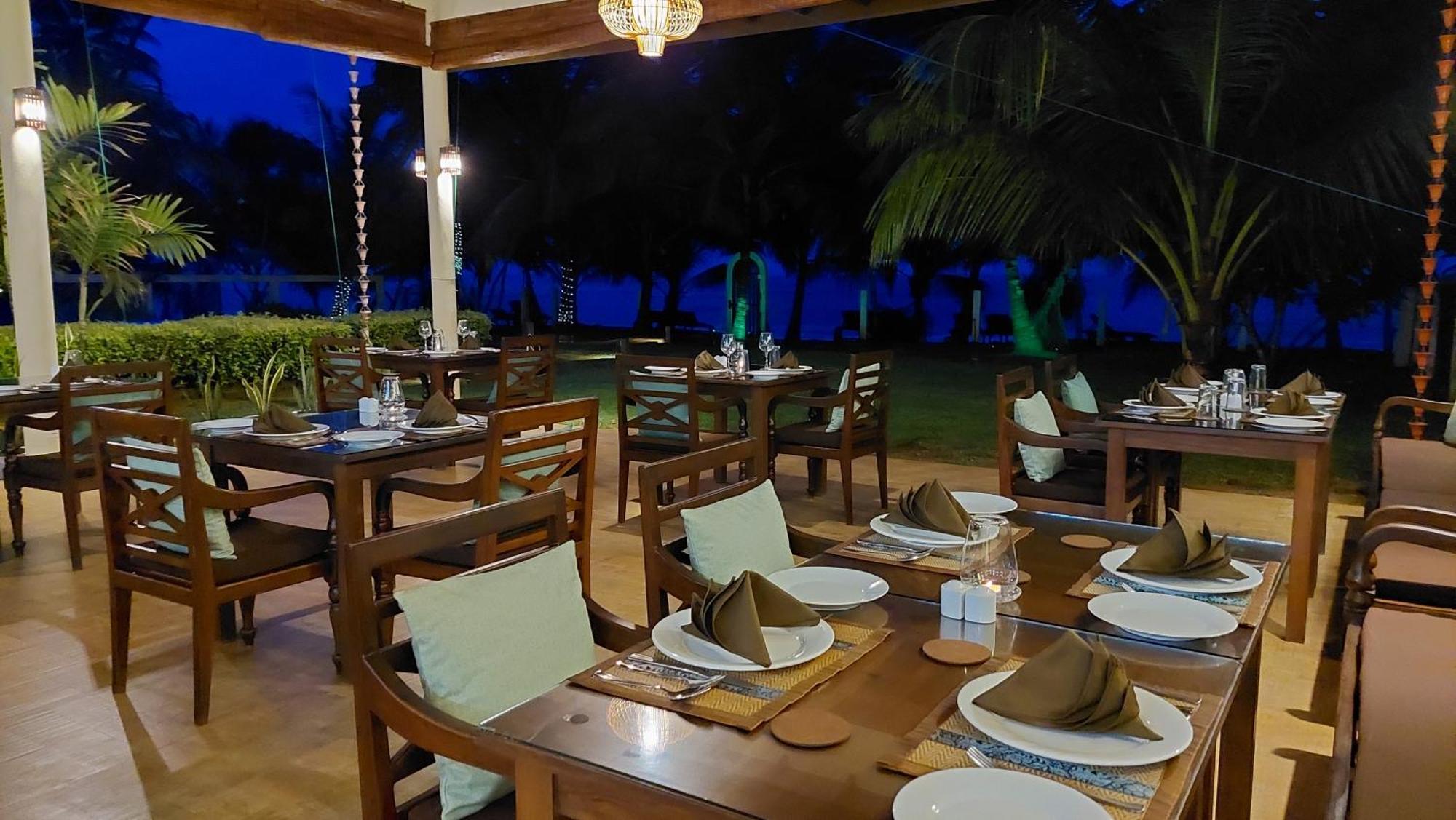 Lanka Beach Grand Villa Rekawa Bagian luar foto